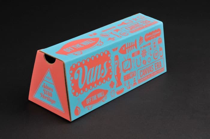 packaging sneakers