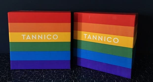 Rainbow wine boxes by Tannico for the Pride
