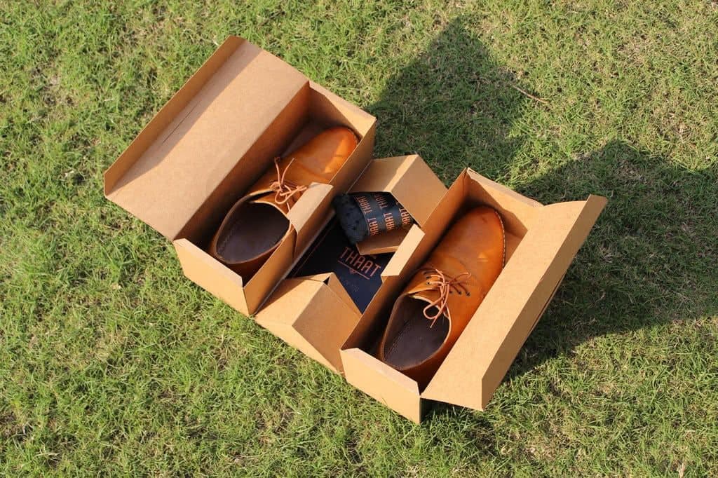 Thaat open shoe box
