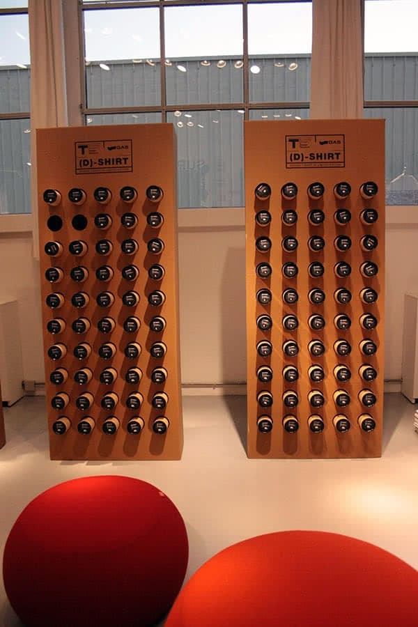 T-shirt packaging and visual identity