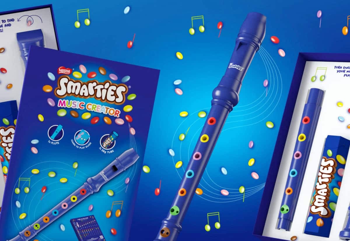 background nestle smarties educational gift box