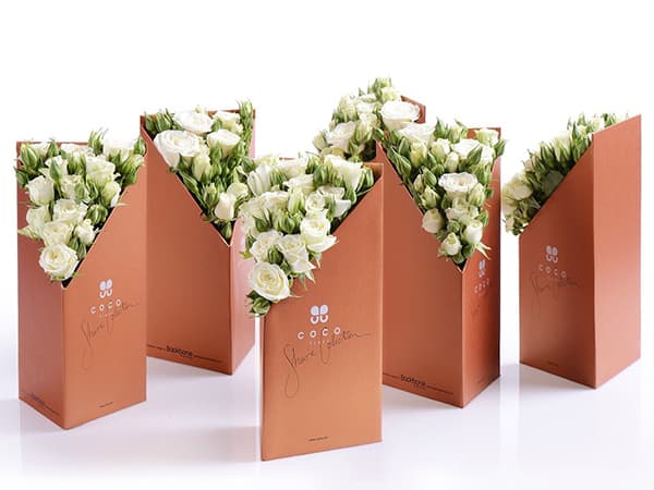 Scatole Tsutsumi con intagli per contenere fiori