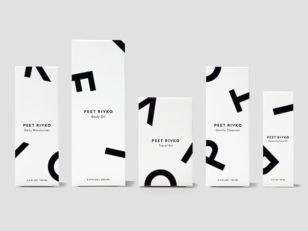 blanc minimal pour les emballages de cosmétiques de luxe
