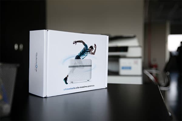 Packaging para productos tecnológicos creado en Packly