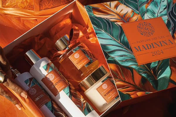 Parfums des Iles cosmetic products packaged in Packly's matchbox.