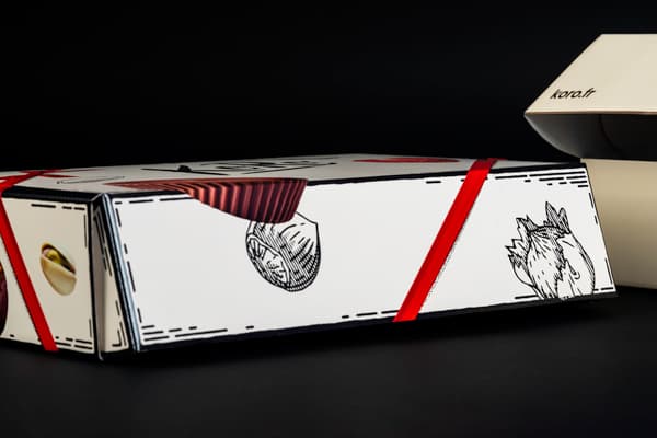 Détail d’une boîte pouvant être utilisée comme panier de Noël