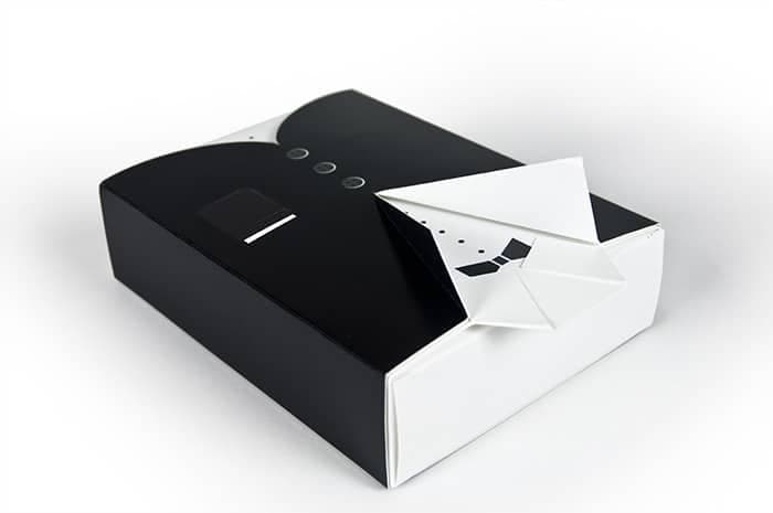 scatola-con-giacca-e-papillon