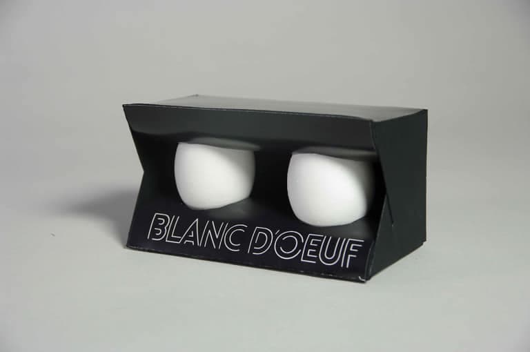 Descriptive egg boxes