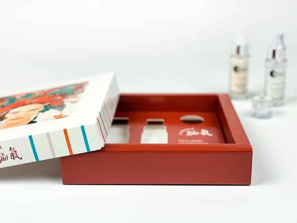 Scatola coperchio e fondo a doppia parete