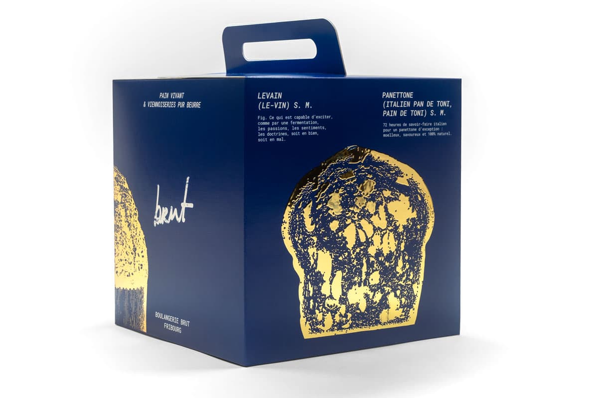 Il colore blu come trend alternativo per il packaging di Natale 2025