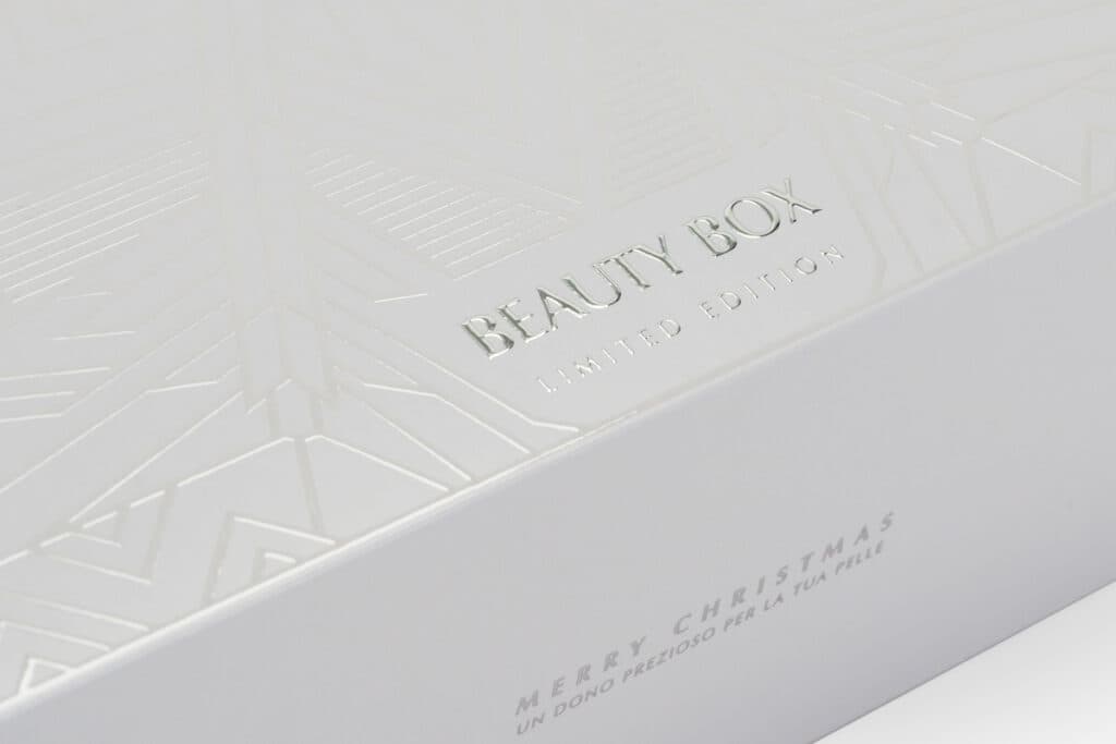 Der digitale Eis-Trend: Cyanblau mit leuchtendem, modernem Effekt