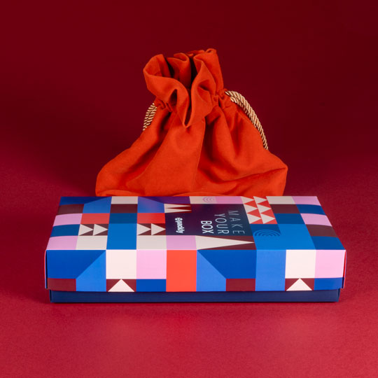 scatola-personalizzata-panettone-cioccolato-bianco-e-frutti-rossi