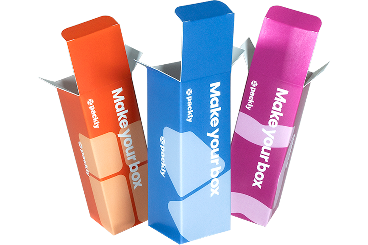 boxes-multireference Three identical boxes with different graphics