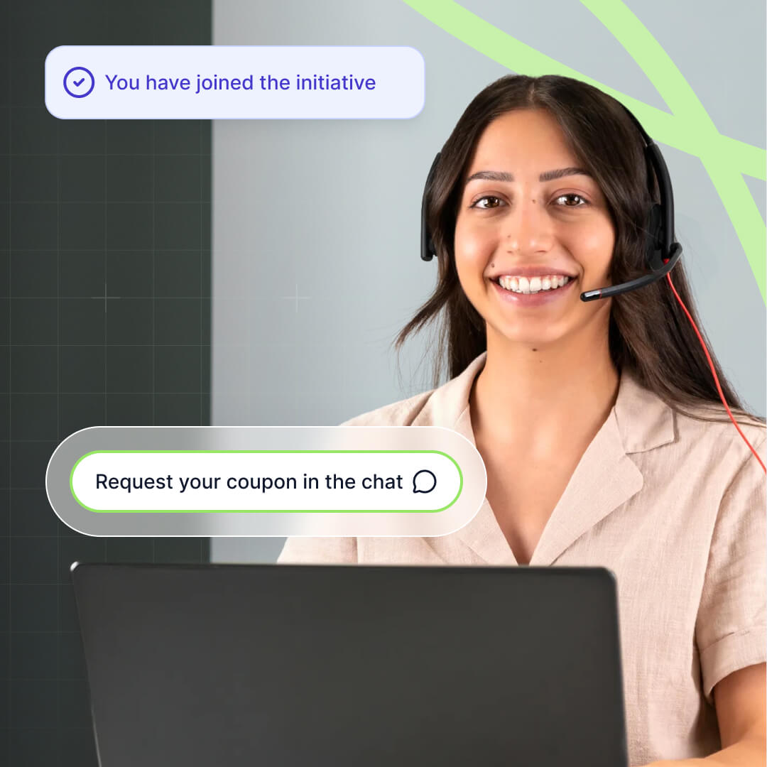Packly Customer Success team member wearing a headset, next to the “You have joined the initiative” notification and the “Request your coupon in the chat” button